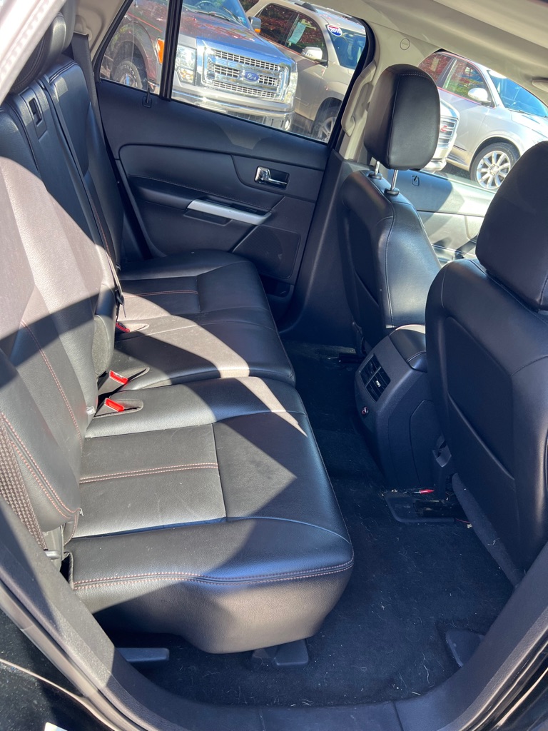 Photo 10 of this FORD EDGE