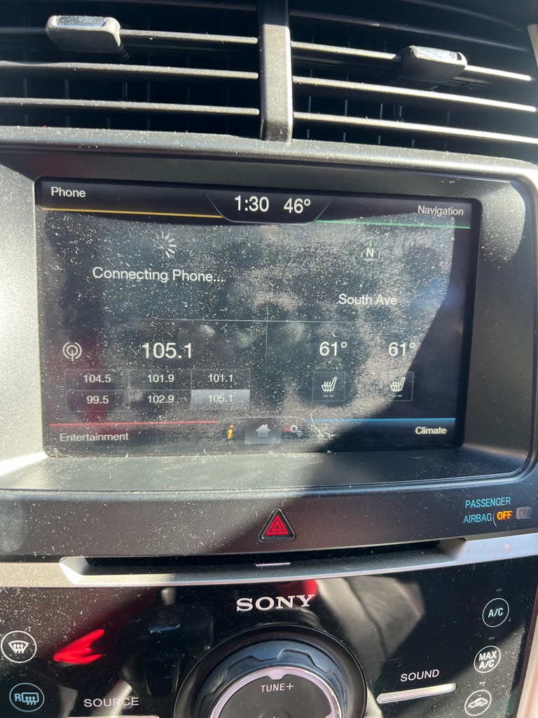 Photo 4 of this FORD EDGE