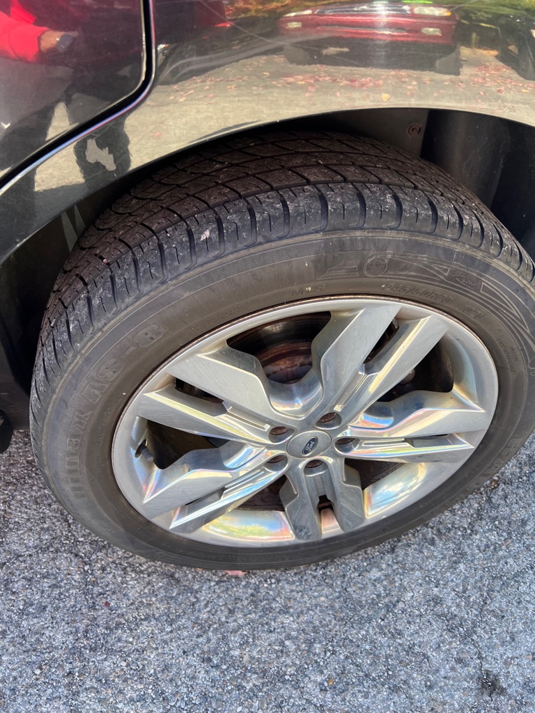 Photo 8 of this FORD EDGE
