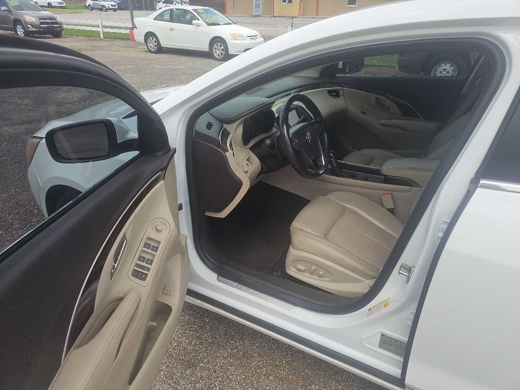 Photo 7 of this BUICK LACROSSE