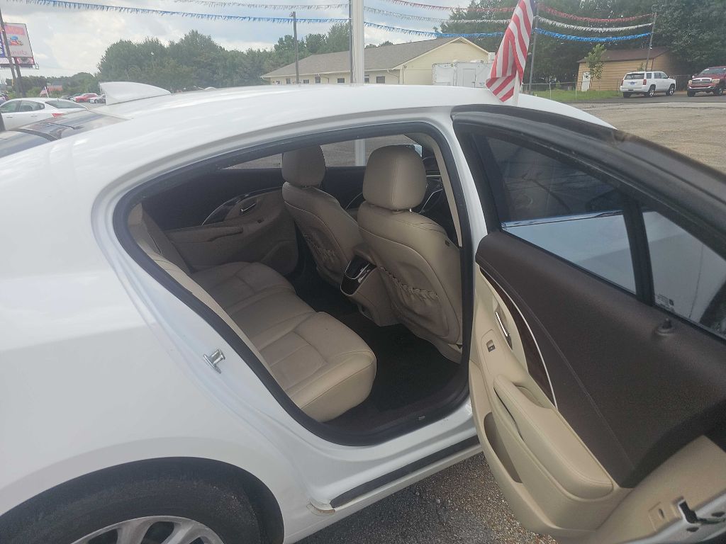 Photo 18 of this BUICK LACROSSE
