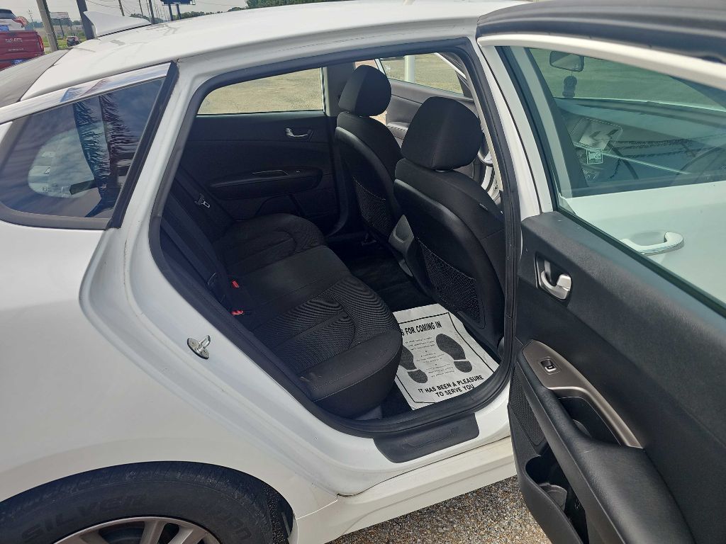 Photo 15 of this KIA OPTIMA