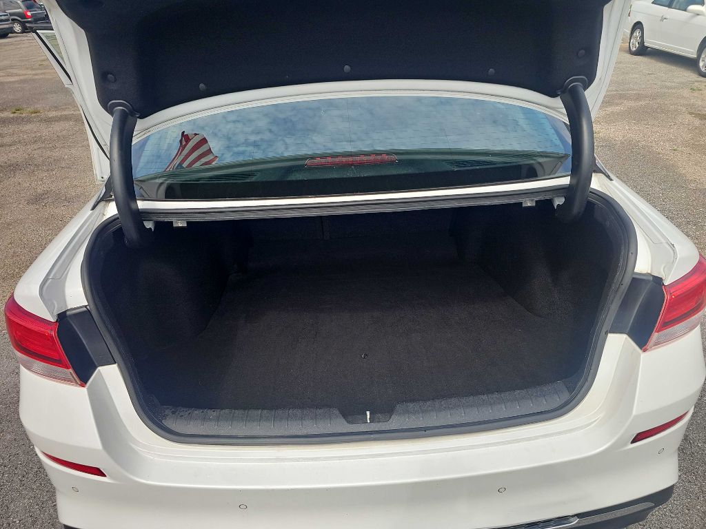 Photo 14 of this KIA OPTIMA