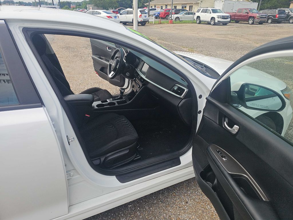 Photo 16 of this KIA OPTIMA