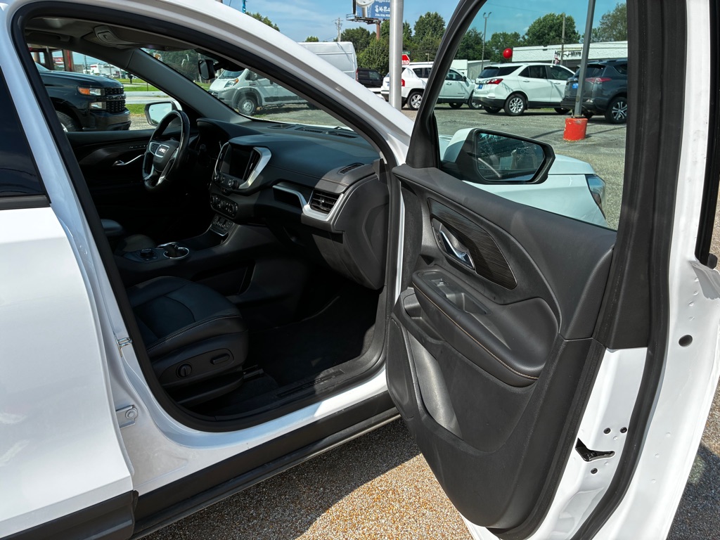 Photo 5 of this GMC TERRAIN
