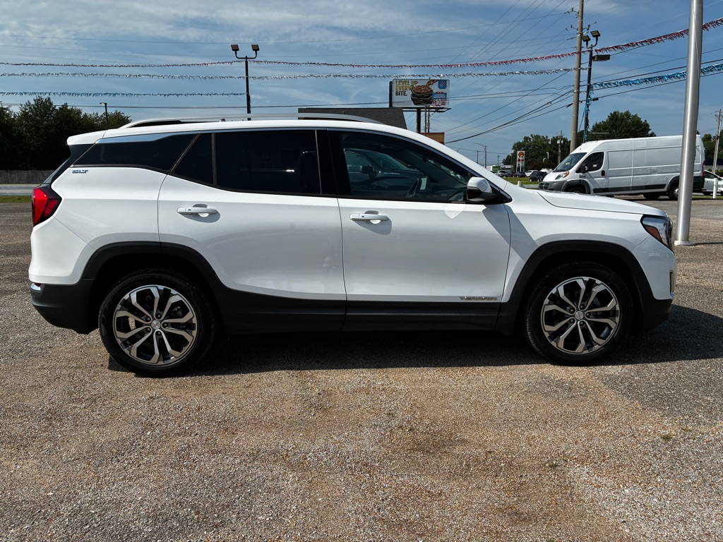 Photo 3 of this GMC TERRAIN