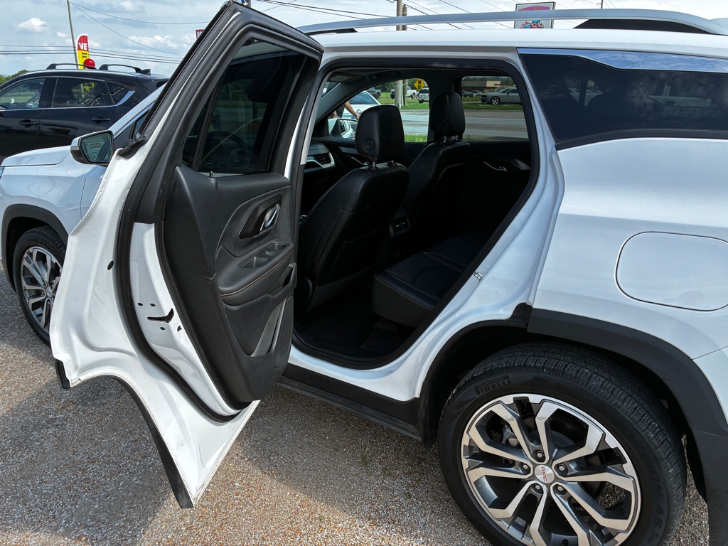 Photo 8 of this GMC TERRAIN