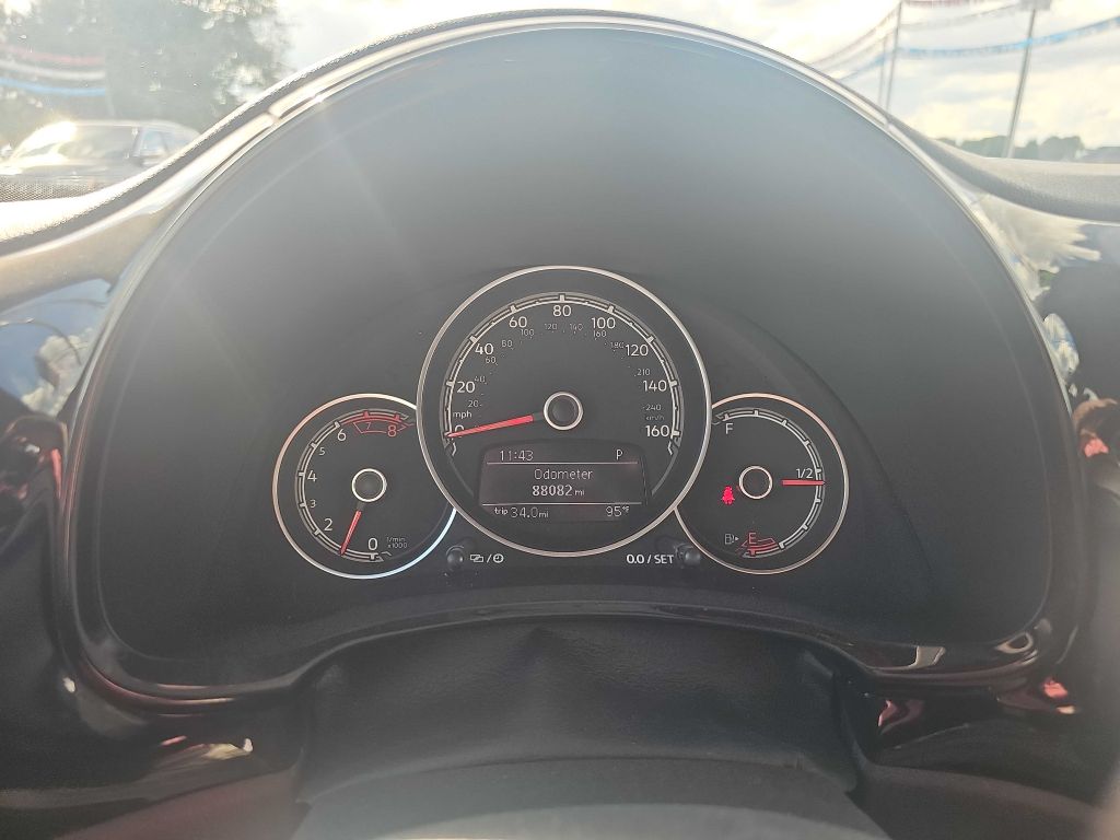 2019 VOLKSWAGEN BEETLE