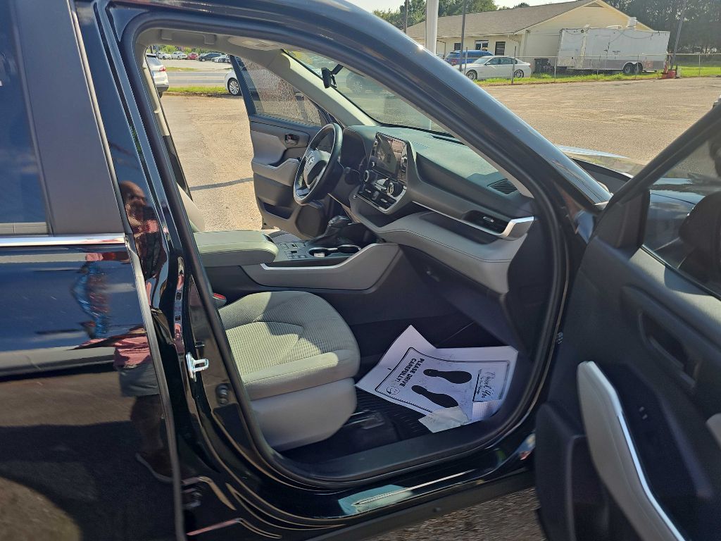 Photo 14 of this TOYOTA HIGHLANDER