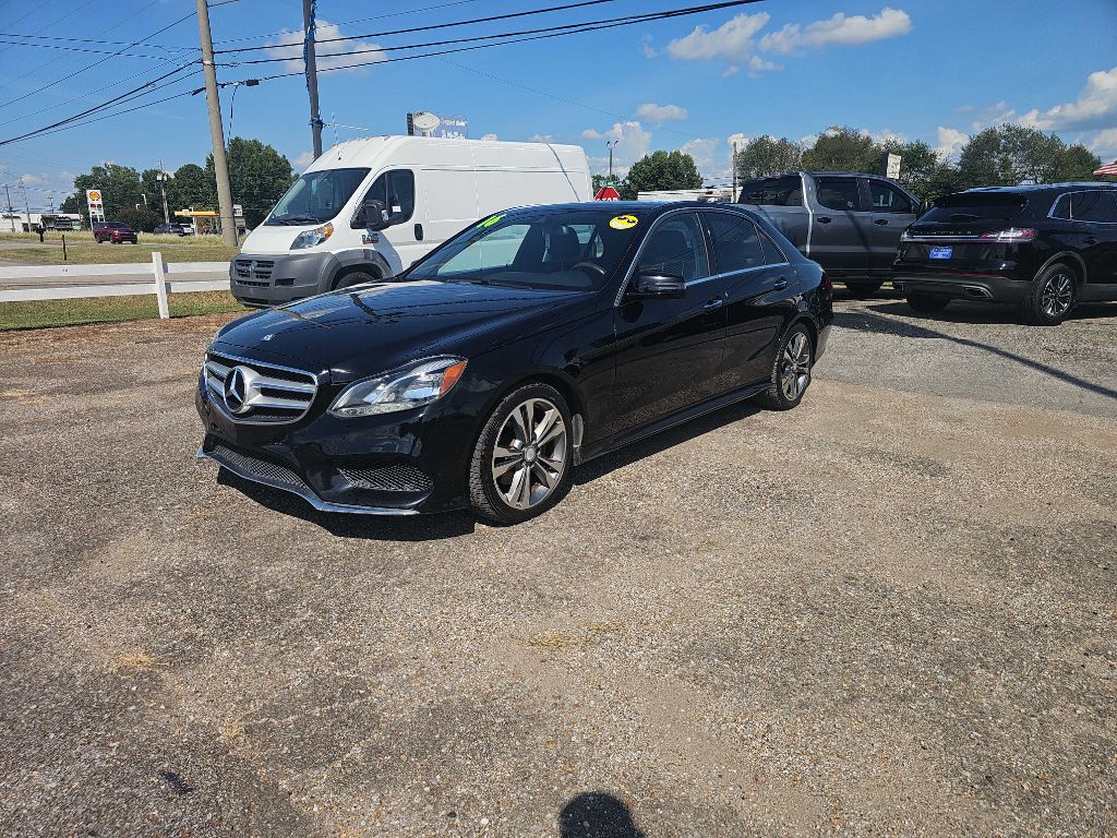 Photo 12 of this MERCEDES-BENZ E-CLASS