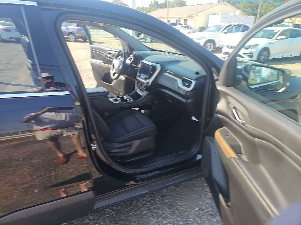 Photo 16 of this GMC ACADIA