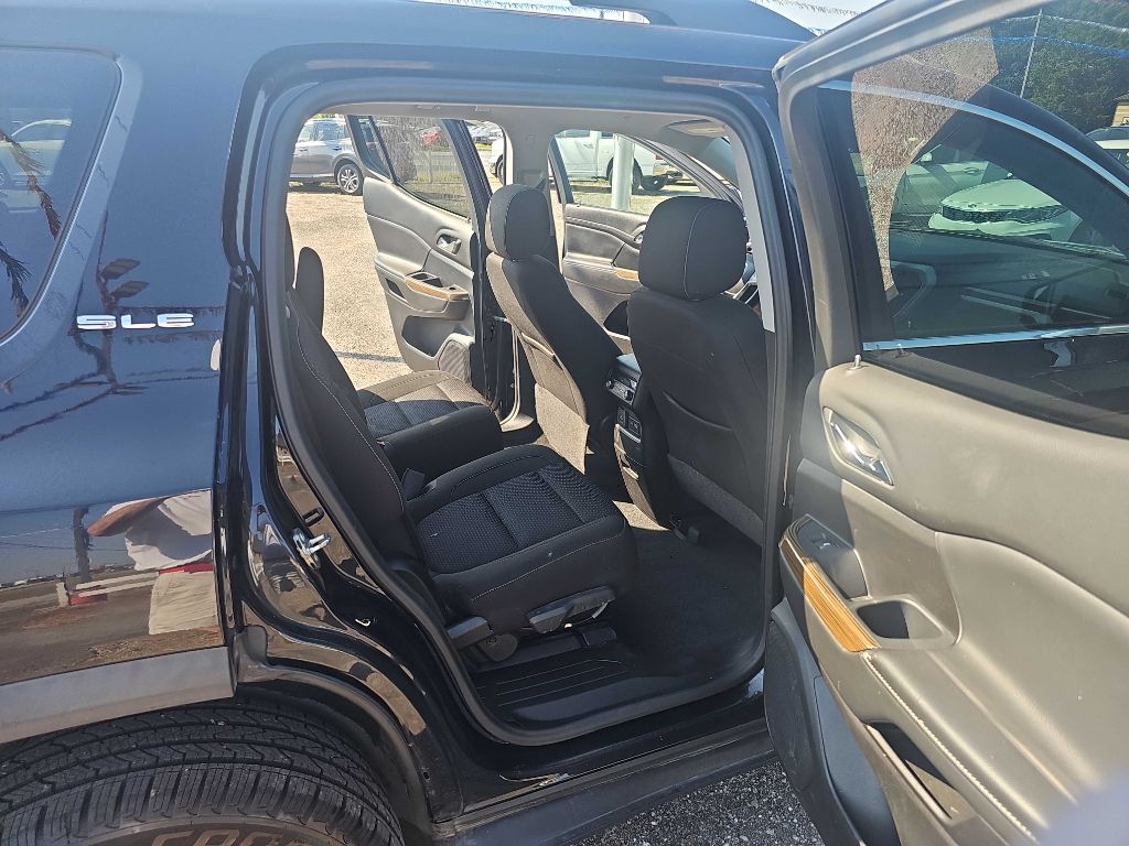 Photo 17 of this GMC ACADIA
