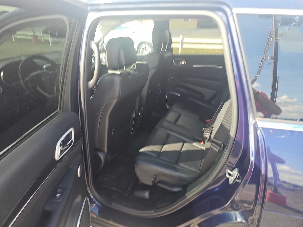 Photo 16 of this JEEP GRAND CHEROKEE