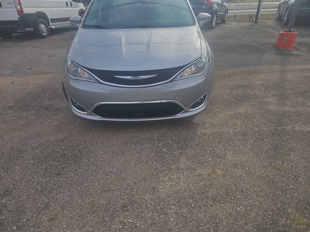 Photo 14 of this CHRYSLER PACIFICA