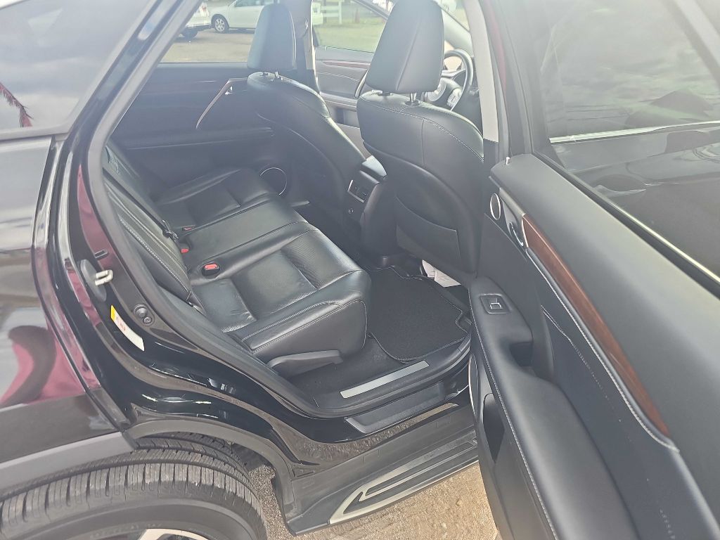 Photo 25 of this LEXUS RX