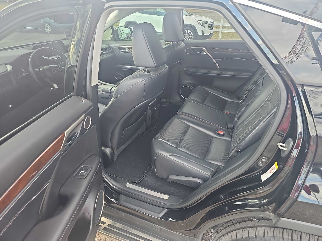 Photo 23 of this LEXUS RX