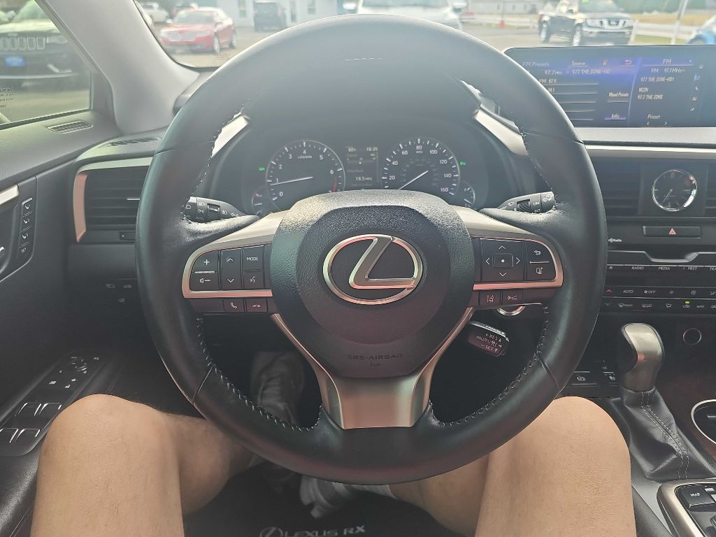 Photo 9 of this LEXUS RX