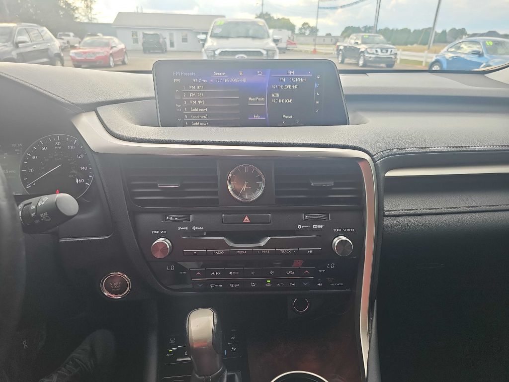 Photo 3 of this LEXUS RX
