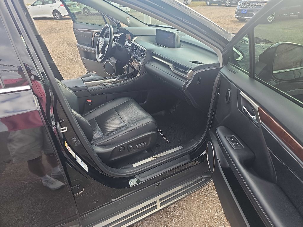 Photo 26 of this LEXUS RX