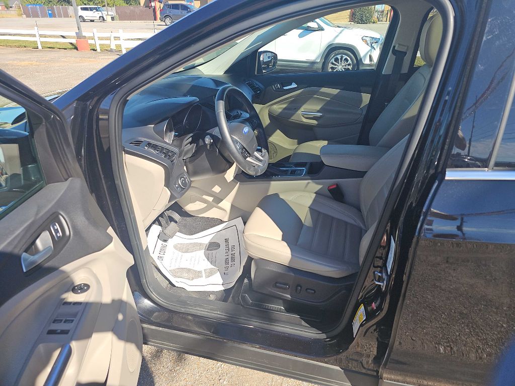 Photo 34 of this FORD ESCAPE