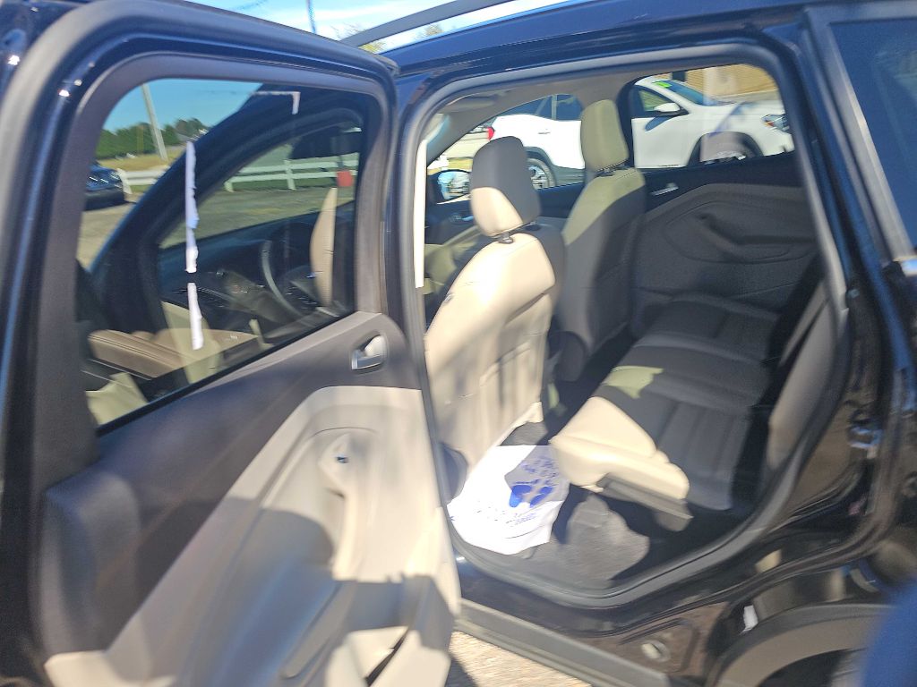 Photo 35 of this FORD ESCAPE
