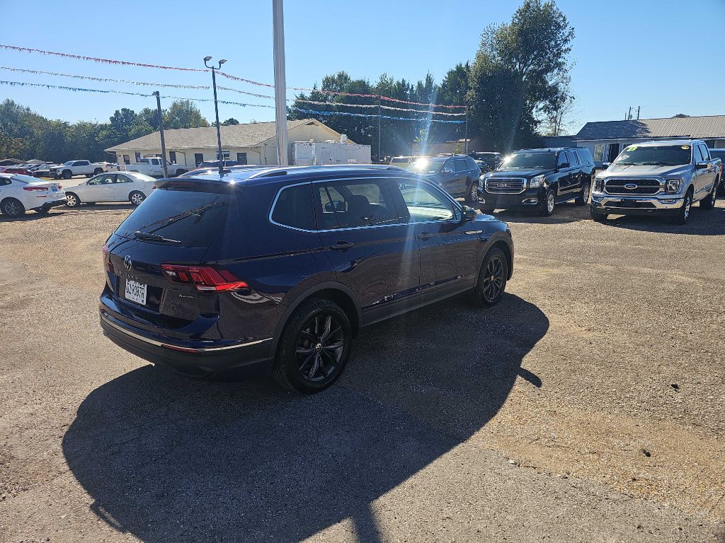 Photo 9 of this VOLKSWAGEN TIGUAN