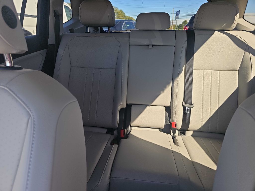 Photo 6 of this VOLKSWAGEN TIGUAN