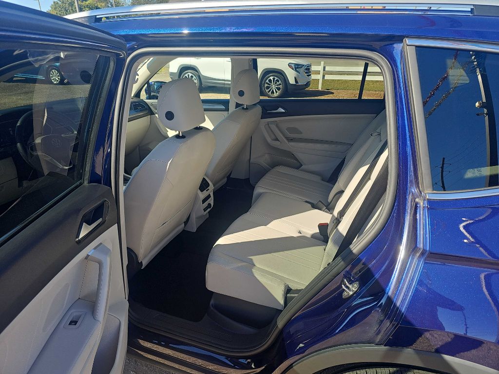 Photo 17 of this VOLKSWAGEN TIGUAN