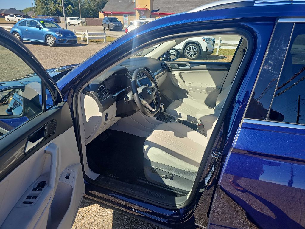 Photo 15 of this VOLKSWAGEN TIGUAN