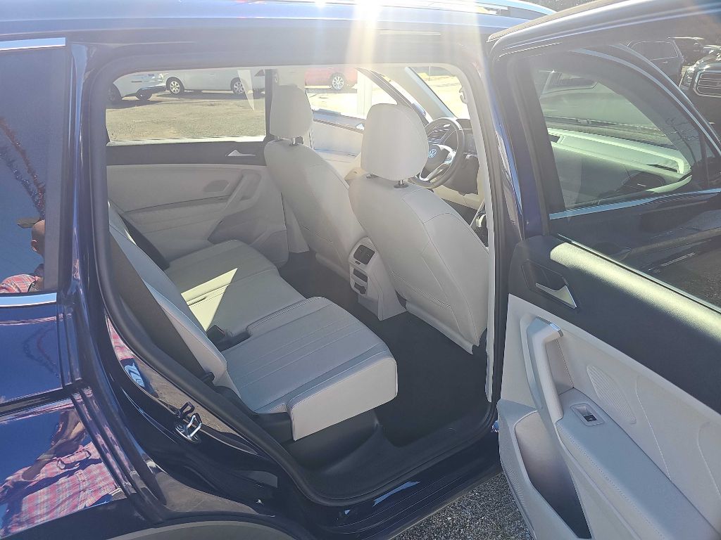 Photo 18 of this VOLKSWAGEN TIGUAN