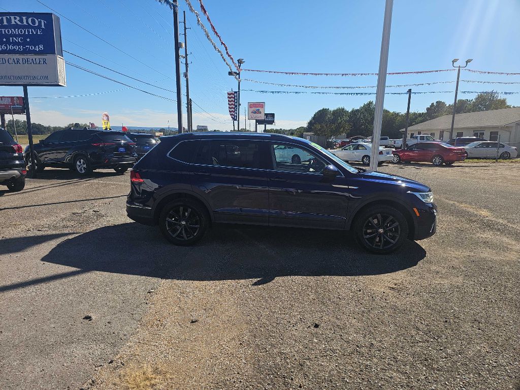 Photo 8 of this VOLKSWAGEN TIGUAN