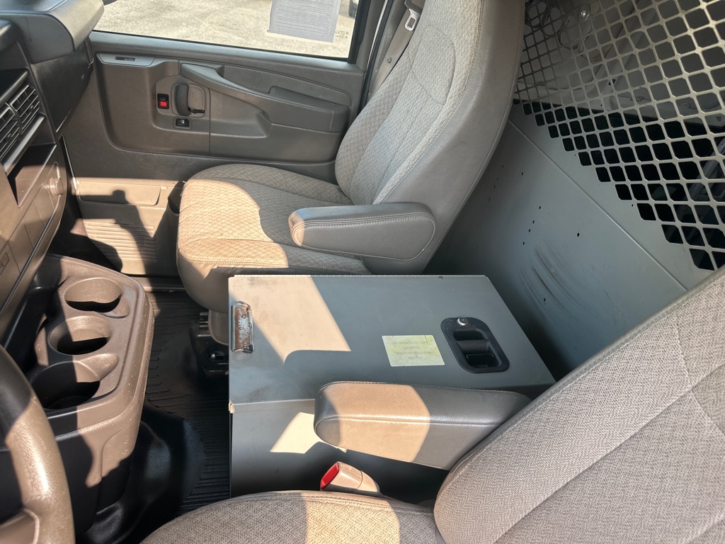 Photo 48 of this CHEVROLET EXPRESS 1500AWD
