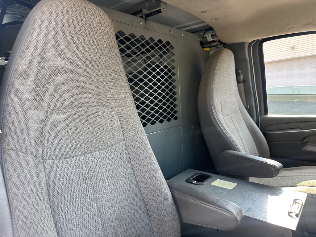 Photo 42 of this CHEVROLET EXPRESS 1500AWD