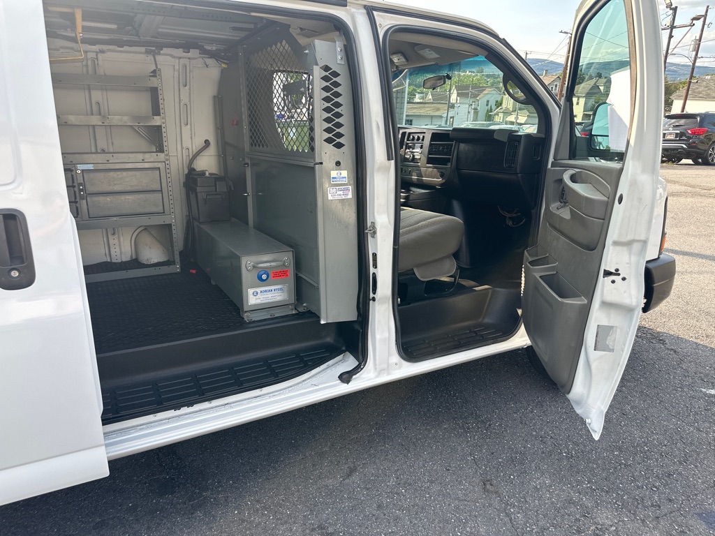 Photo 23 of this CHEVROLET EXPRESS 1500AWD