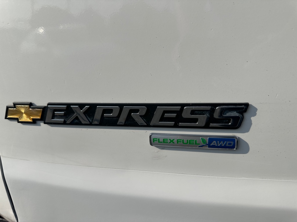 Photo 57 of this CHEVROLET EXPRESS 1500AWD