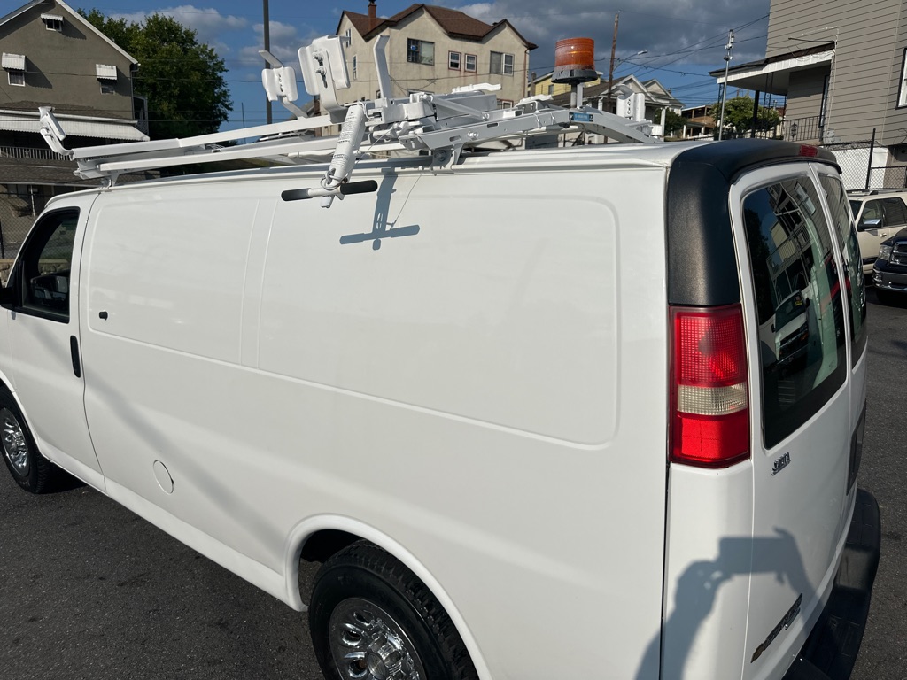 Photo 58 of this CHEVROLET EXPRESS 1500AWD