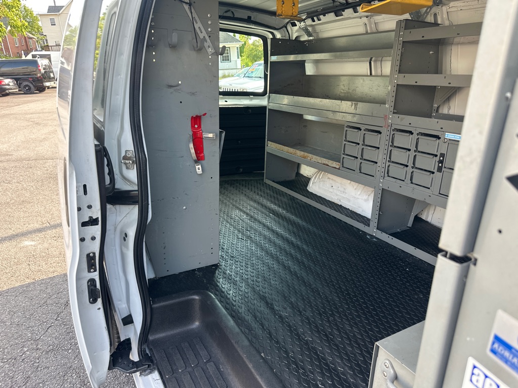 Photo 31 of this CHEVROLET EXPRESS 1500AWD
