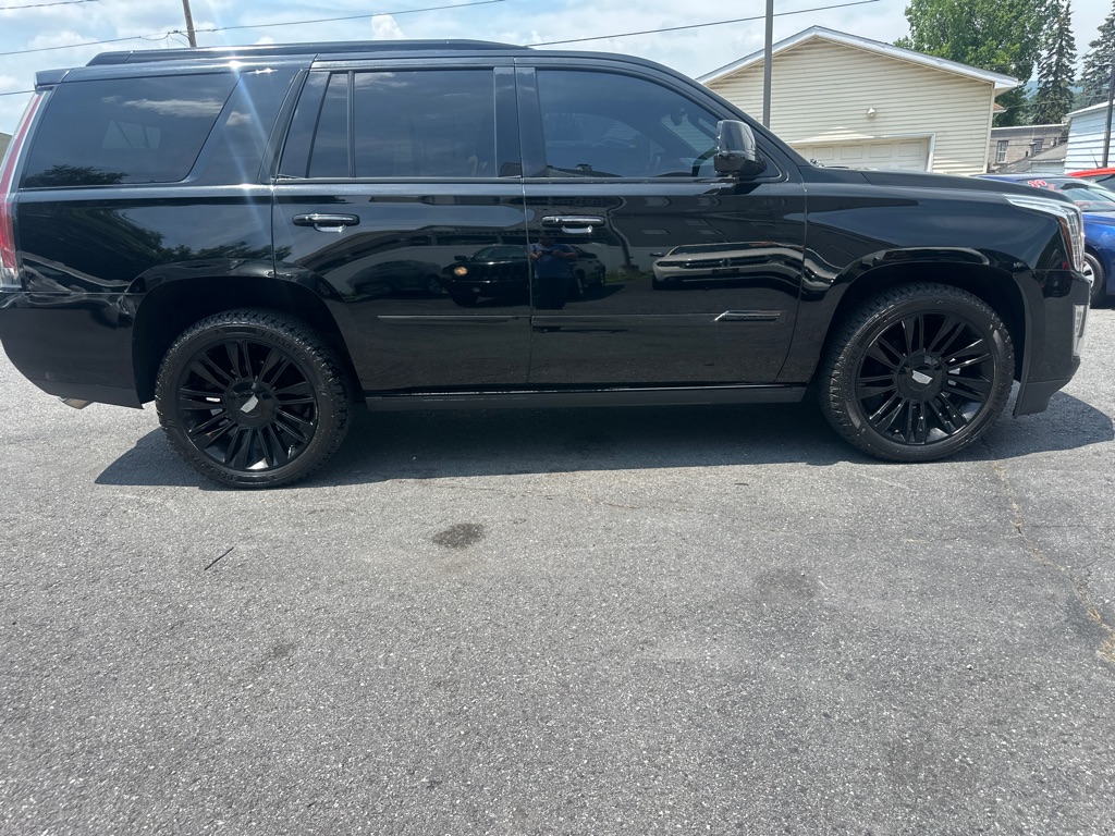 Photo 8 of this CADILLAC ESCALADE