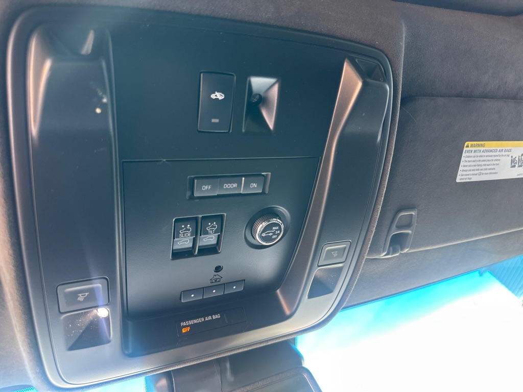 Photo 28 of this CADILLAC ESCALADE