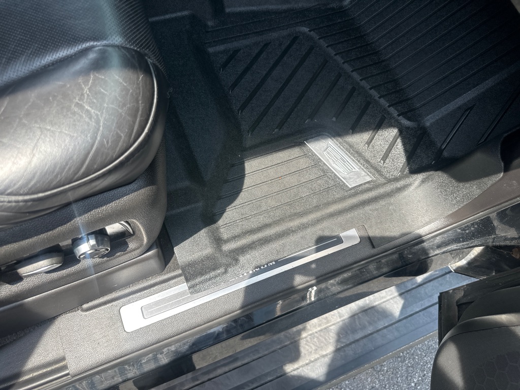 Photo 32 of this CADILLAC ESCALADE
