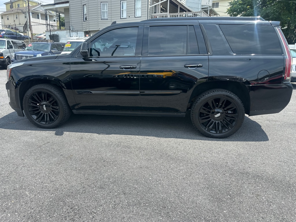 Photo 5 of this CADILLAC ESCALADE
