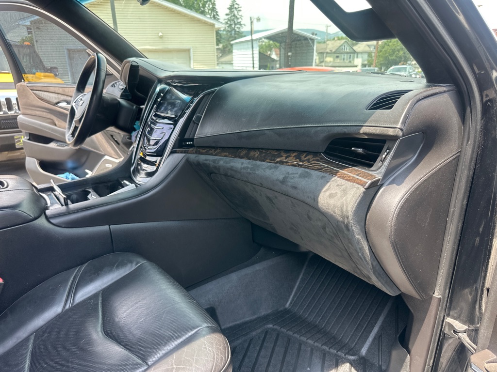 Photo 33 of this CADILLAC ESCALADE