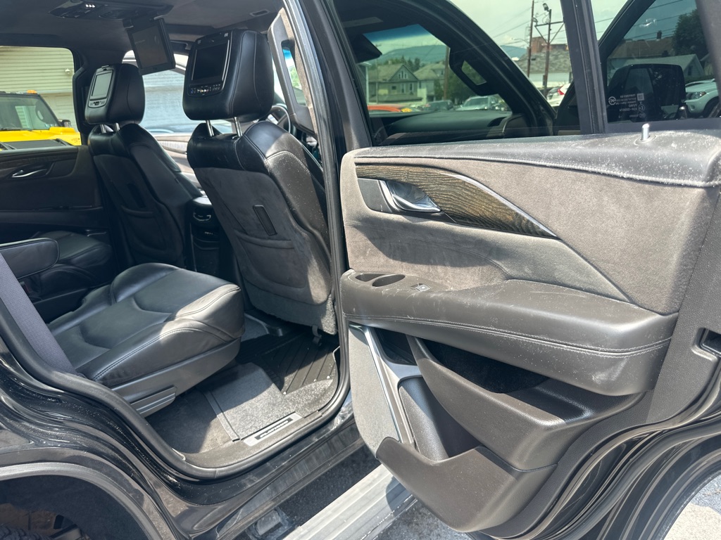 Photo 37 of this CADILLAC ESCALADE
