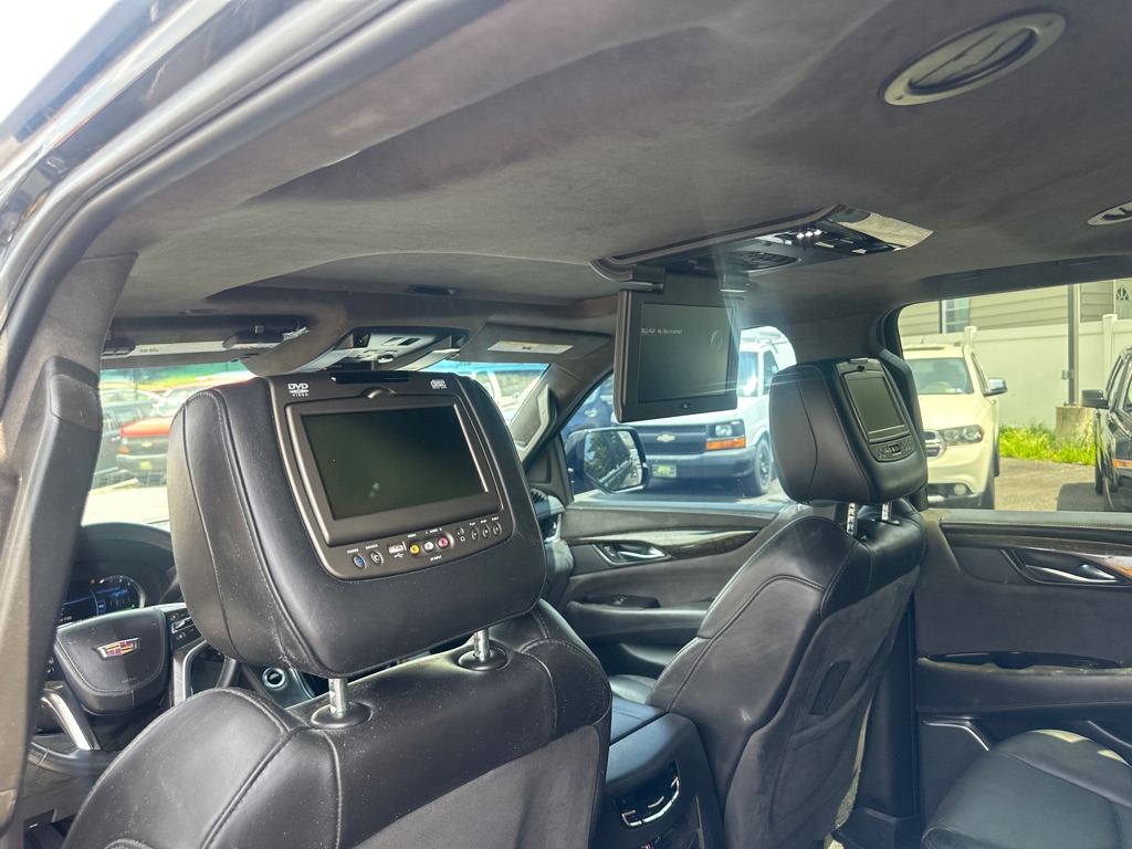 Photo 14 of this CADILLAC ESCALADE