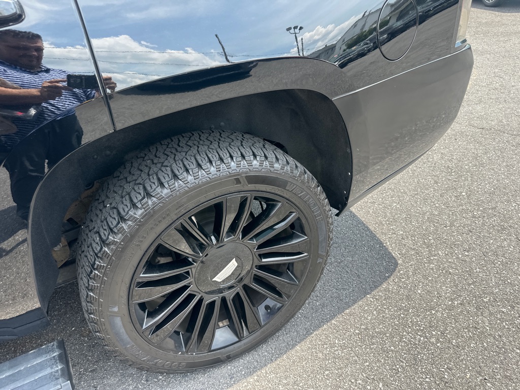 Photo 52 of this CADILLAC ESCALADE