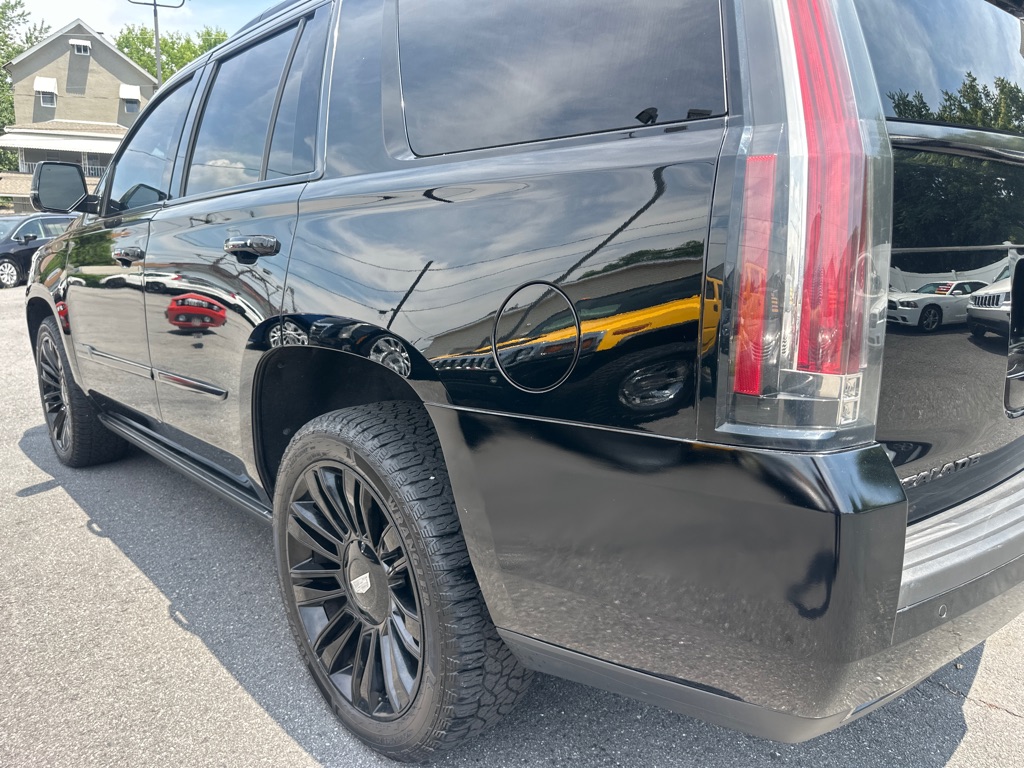 Photo 6 of this CADILLAC ESCALADE