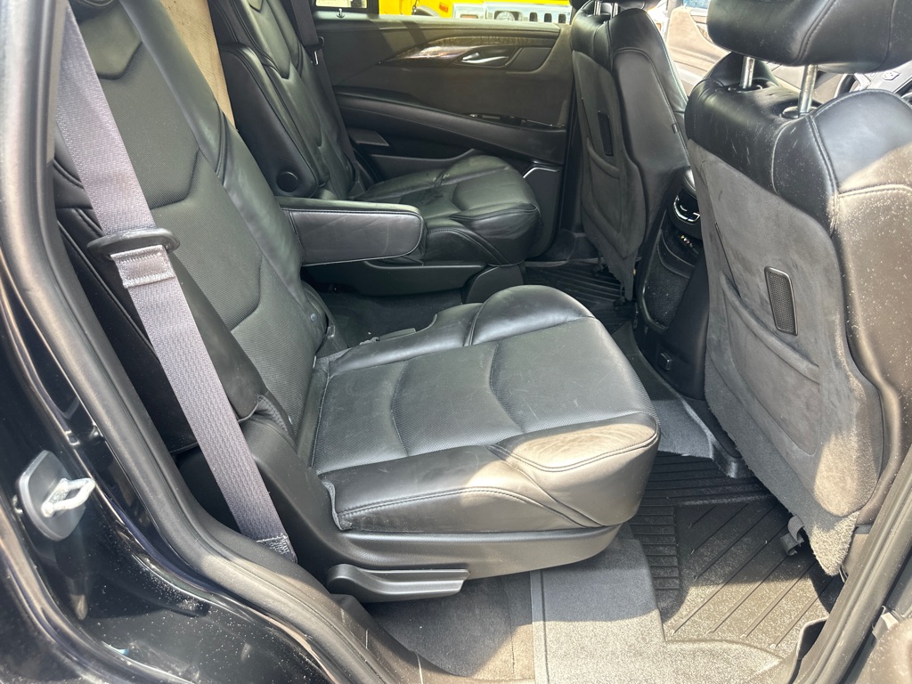 Photo 38 of this CADILLAC ESCALADE
