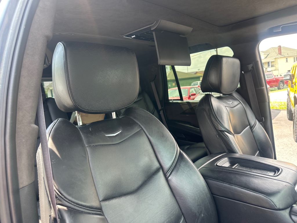 Photo 34 of this CADILLAC ESCALADE