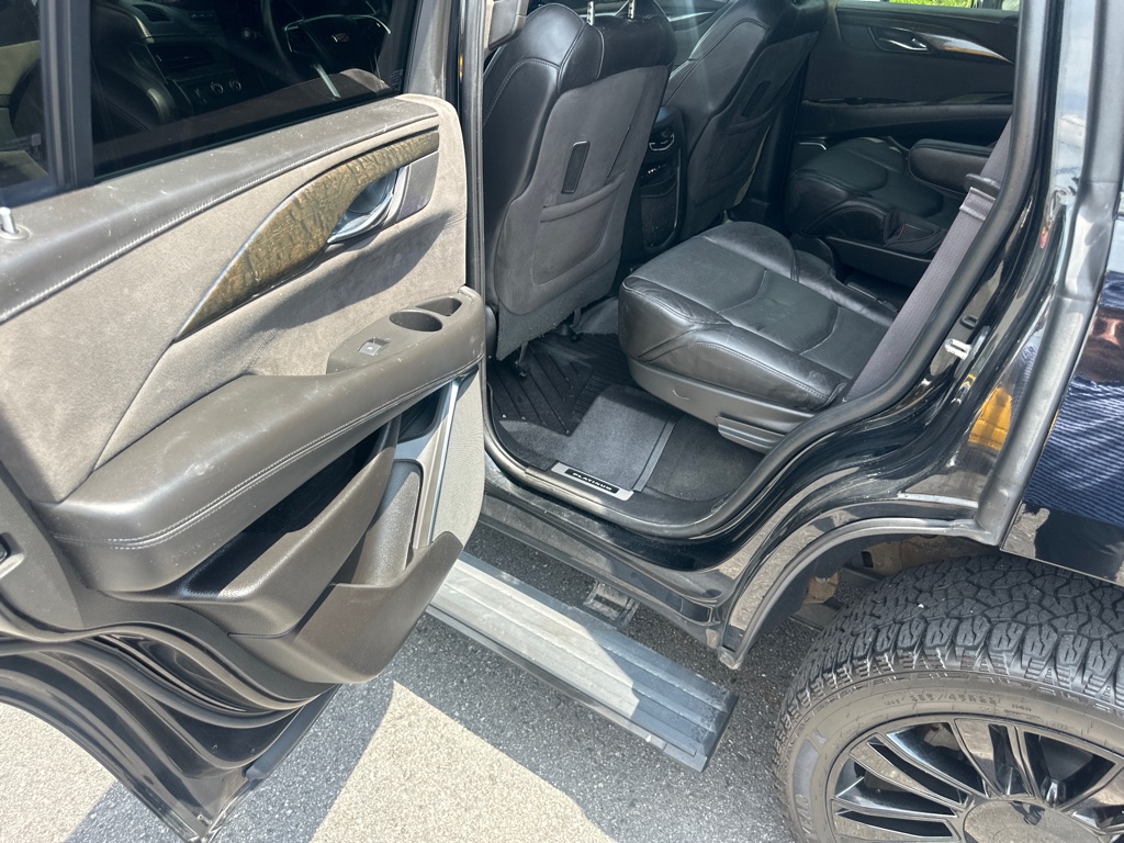 Photo 16 of this CADILLAC ESCALADE