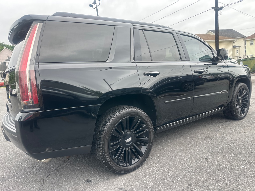 Photo 2 of this CADILLAC ESCALADE